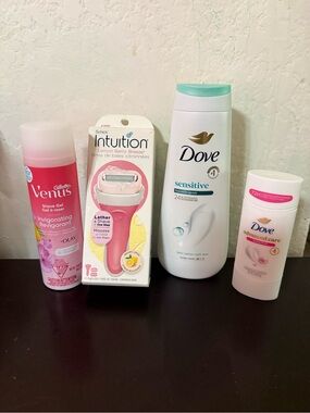 Dove Sensitive Body Wash - Gentle Hydrating Bath Gel (White/Turquoise)